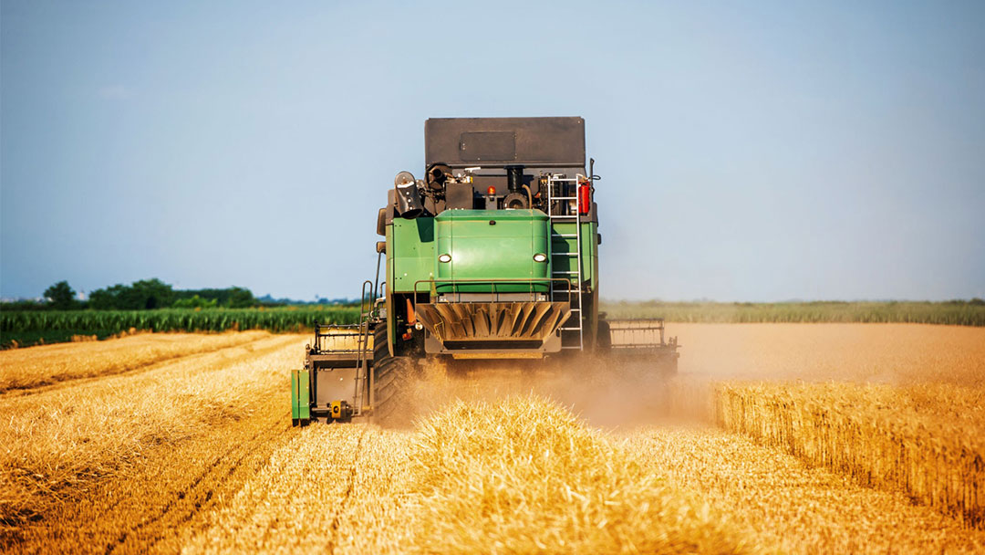 360° Around View Systems for Tractors and Combine Harvesters: Reducing Blind Spot Risks